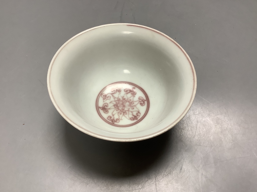 A Chinese underglaze copper red bowl, diameter 12cm